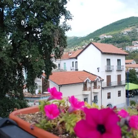 Beata Solitudo B&B 아제롤라