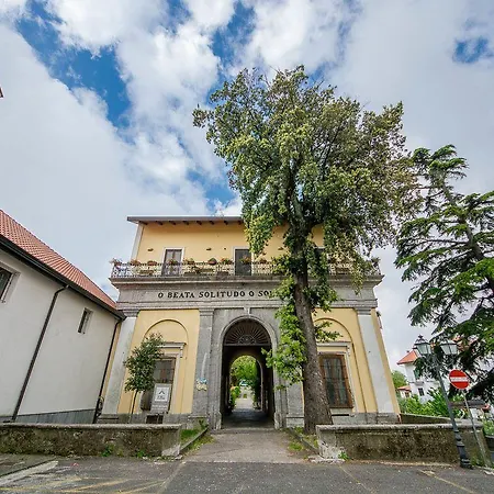 Beata Solitudo Bed & Breakfast 4*